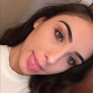 Meet your Posher, Olivia